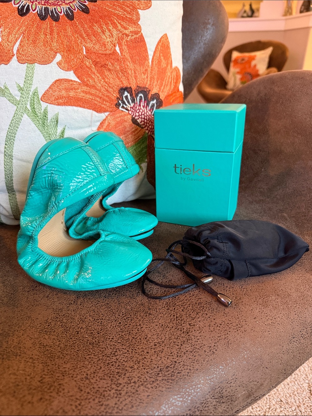 NEW! TIEKS BALLET FLATS “TIEK BLUE” PATENT LEATHER FOLDABLE NIB SIZE 8